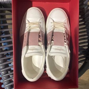Valentino pink Rockstud sneakers